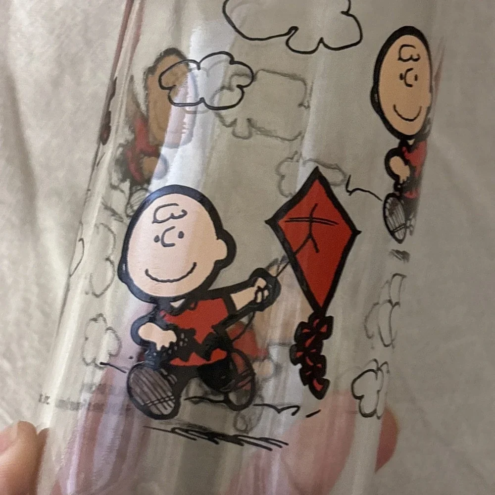 Vintage 1950 PEANUTS CHARLIE BROWN FLYING KITE GLASS ~‎ United Feature Syndicate